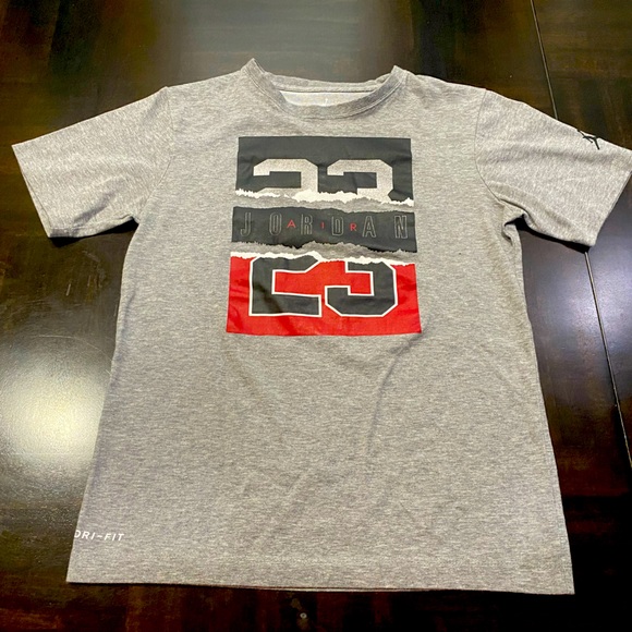Jordan Boys Dri-Fit Shirt Size L (12-13YRS) - Picture 2 of 6